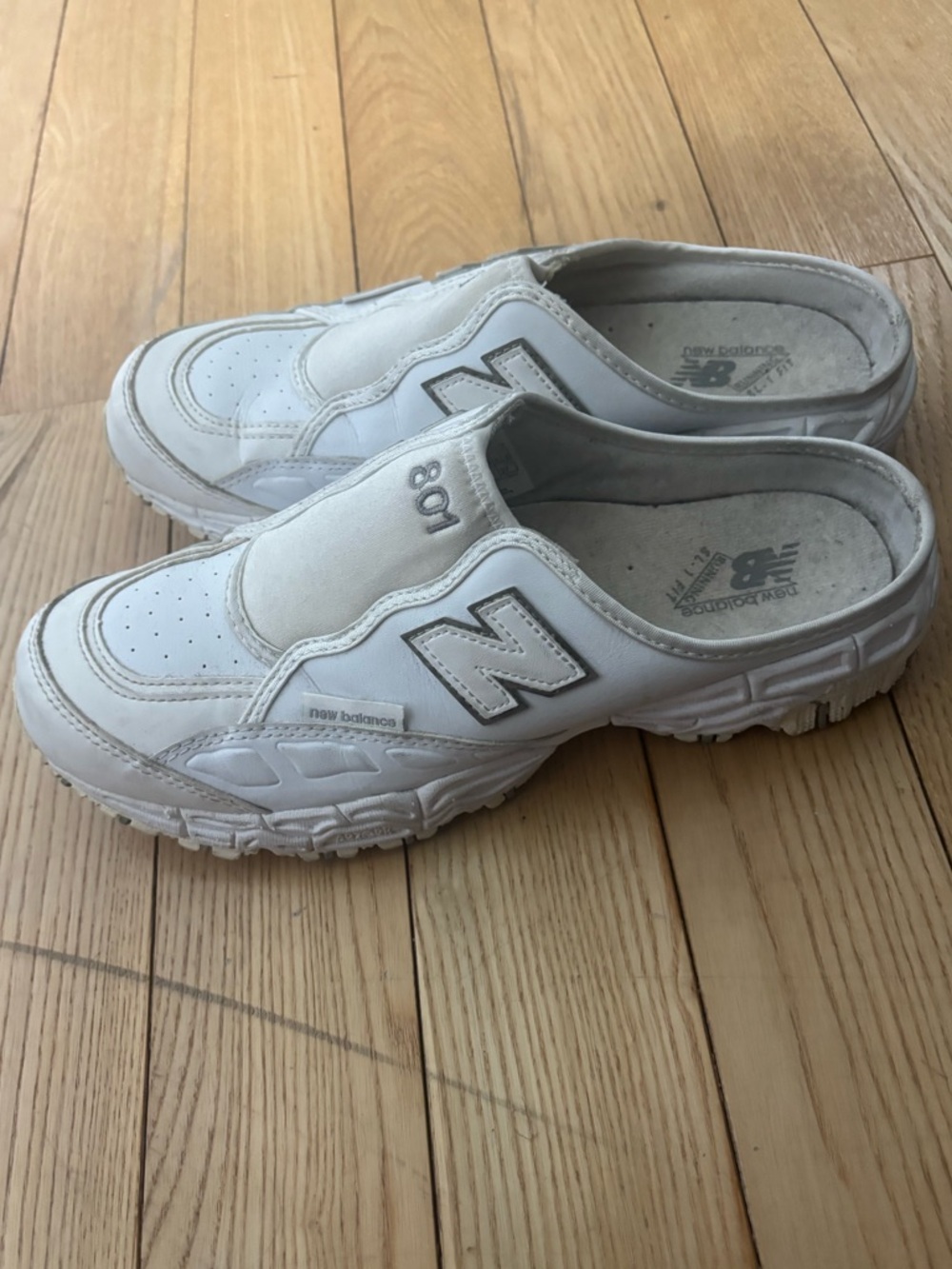 New Balance White Slip-On mule Sneakers Women’s size 10